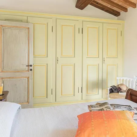 La Di Dante 6, Emma Вилла *