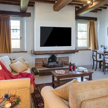 Вилла La Di Dante 6, Emma *