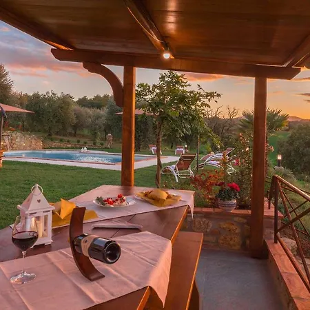 וילה La Di Dante 6, Emma